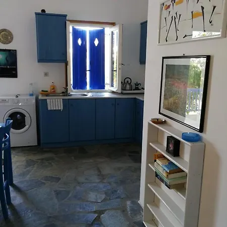 Big Blue, Paros Greece מלון דירות Alikí